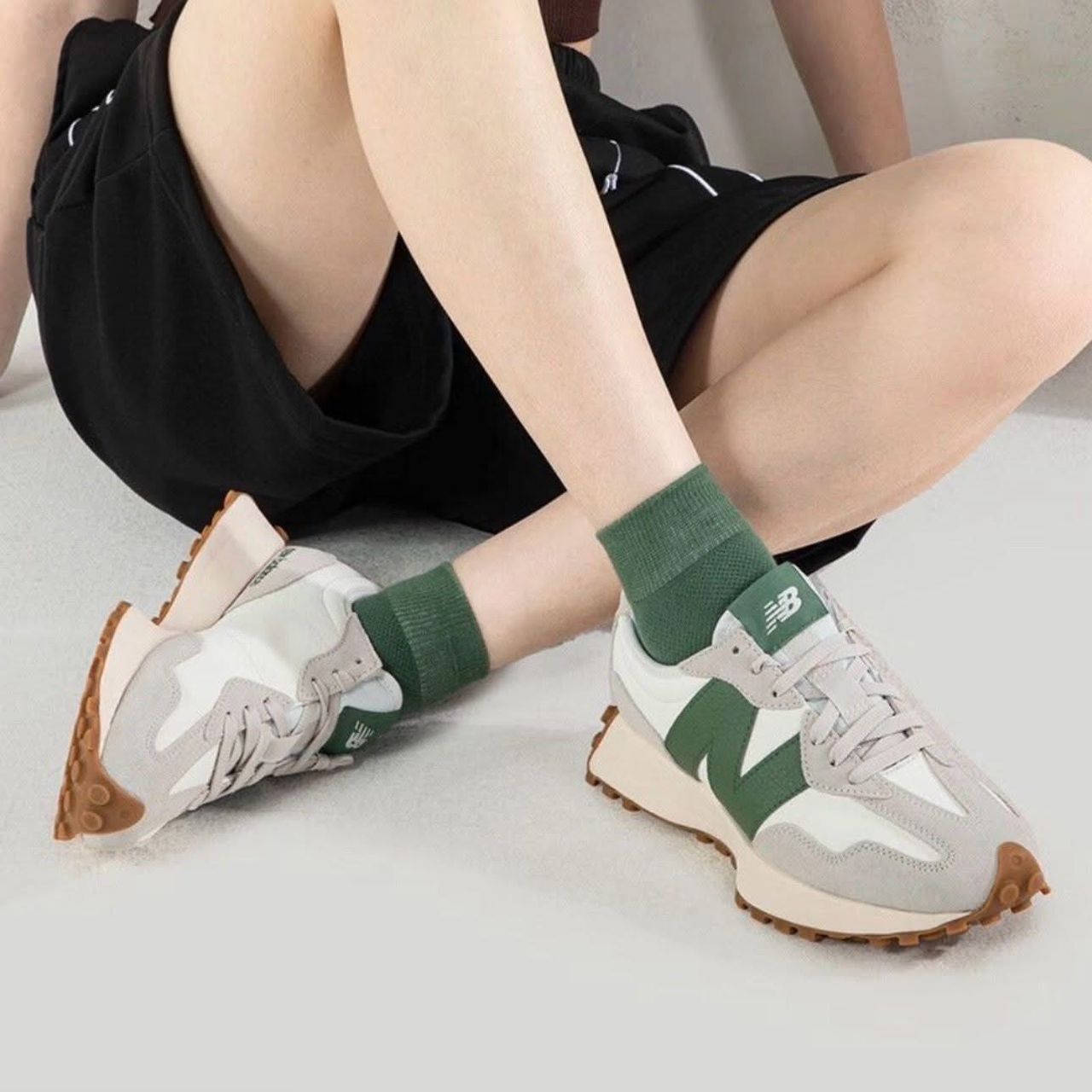 New Balance 327